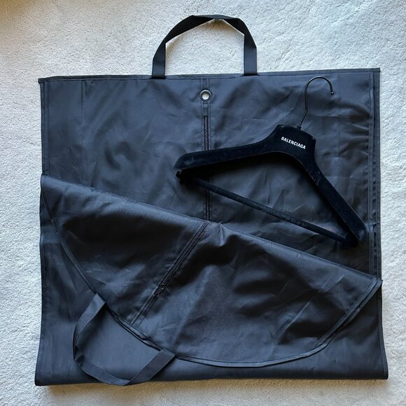BALENCIAGA Unisex BLACK GARMENT BAG with HANGER - Picture 3 of 9